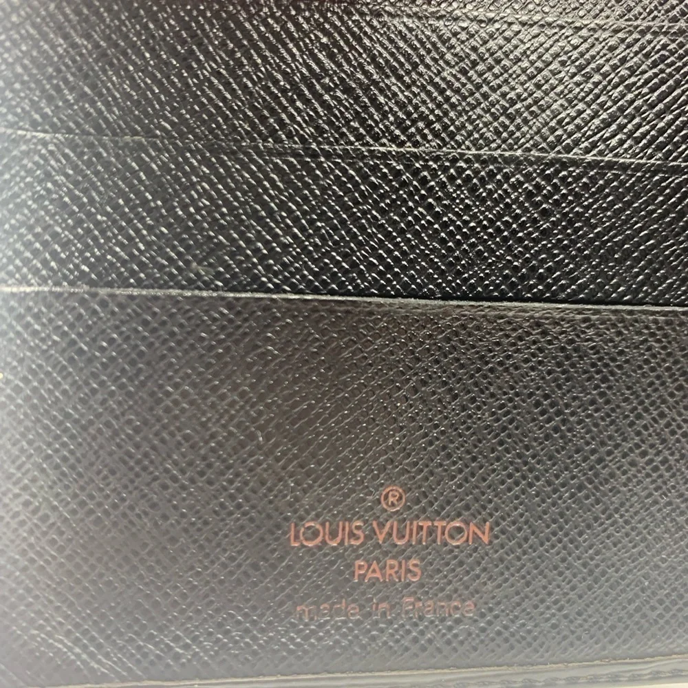 LOUIS VUITTON black leather EPI wallet